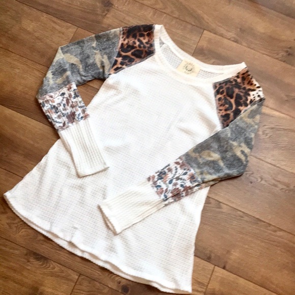 QUALITY SUPER SOFT MIXED PATERN TOP - Picture 2 of 14